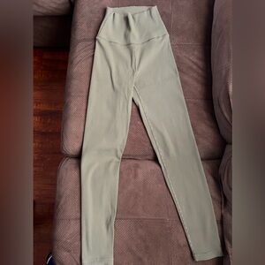 Offline (aerie), size small, dark green